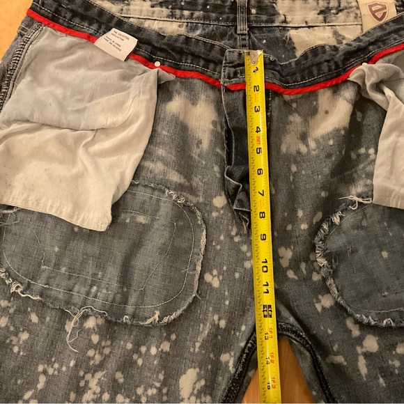Encrypted Men’s 46 Distressed Denim Shorts Bleach Splatter - Picture 13 of 16